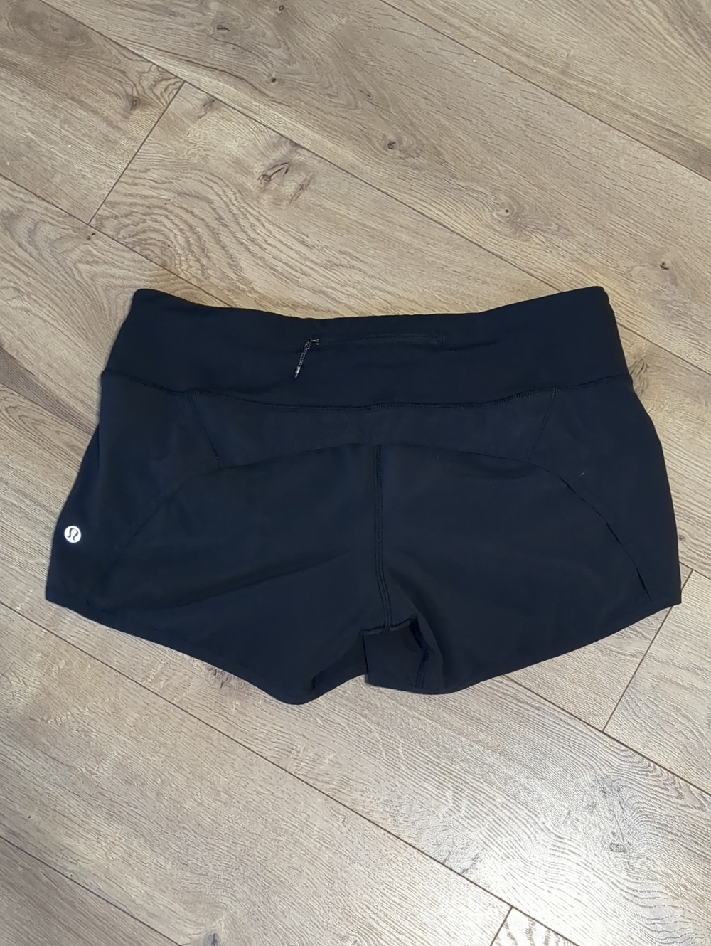 Lululemon Athletica shorts black pocket Size 8 - Picture 3 of 9